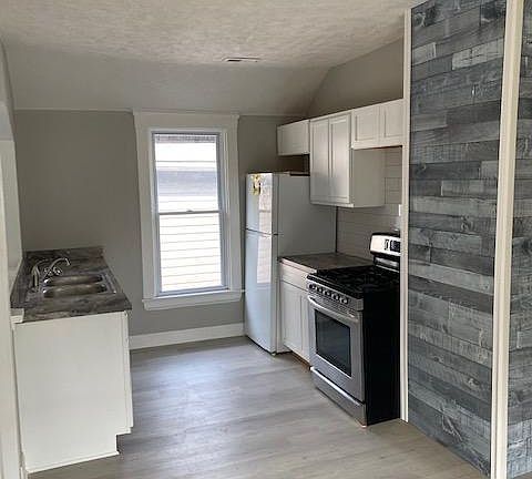 2nd image of 1215 Rowley Ave #2