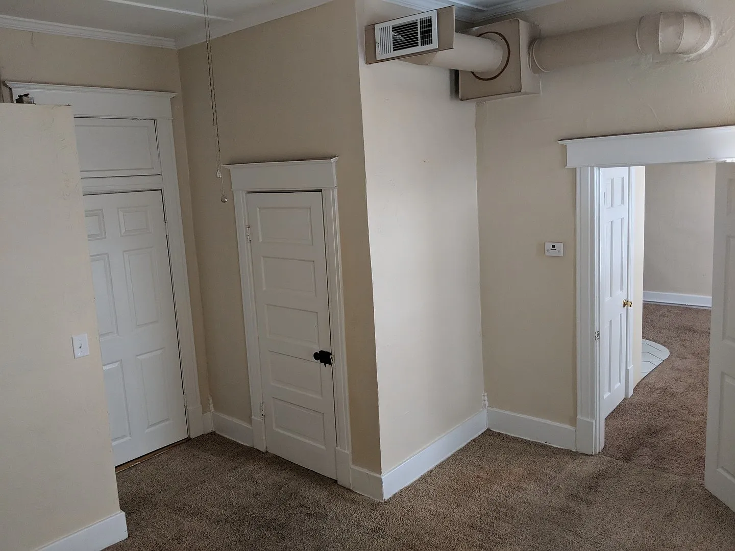 One Bedroom Loft Apartment Available In Historic Downtown Russellville-All Utilities Paid — Photo 2