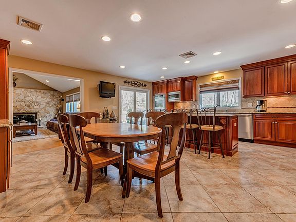 Eating Area / Large Kitchen