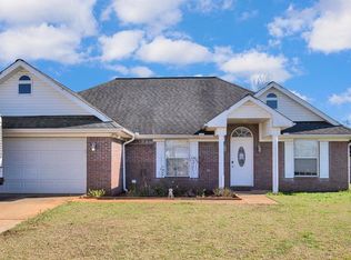 62 Maree Rd, Daleville, AL 36322