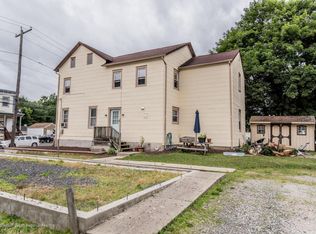 26 Water St, Englishtown, NJ 07726