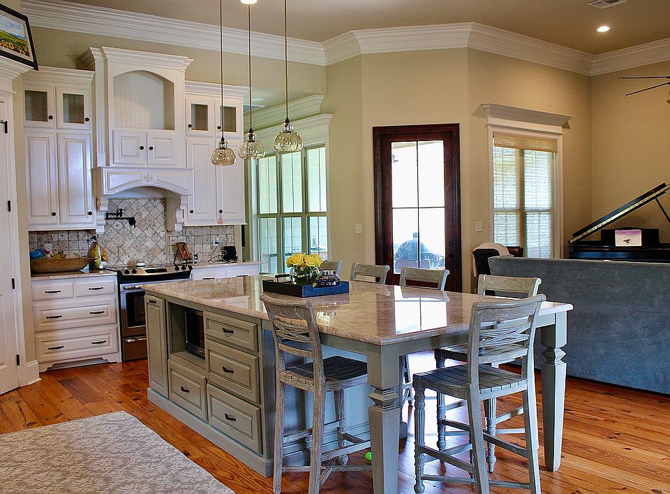 FREE HOME WARRANTY INCLUDED!