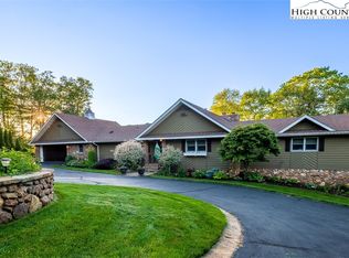 171 Lakeview Dr, Glade Valley, NC 28627