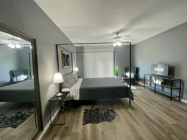 2922 Arlington St Unit B