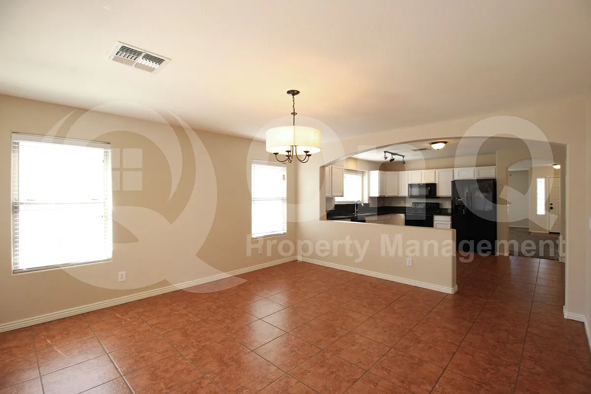 3 bed, 2.0 bath, 1591 sqft, $1,999 — Photo 4