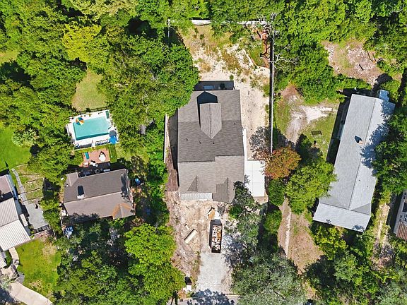 4th image of 5720 Springs Ave.