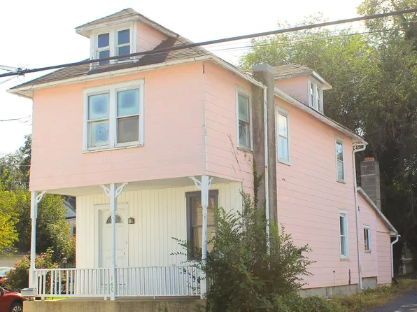 160 Veterans Aly, Manheim, PA 17545