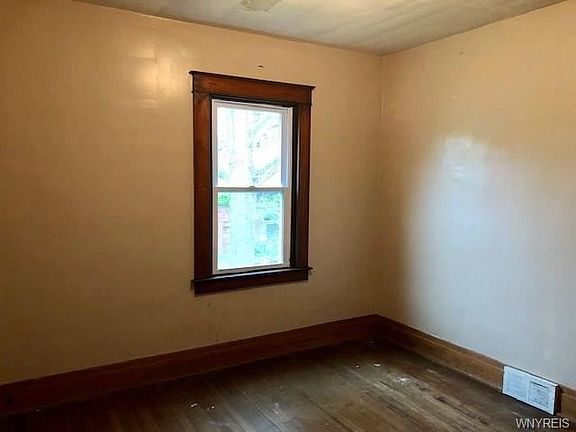5th image of 1339 La Salle Ave