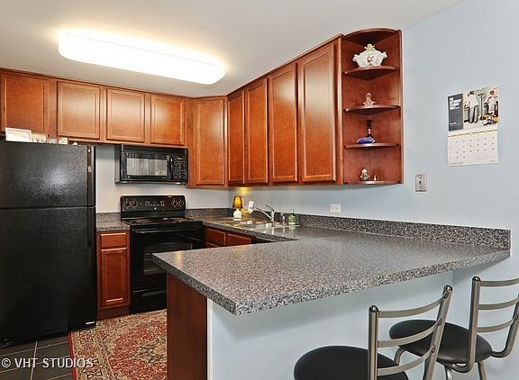 3rd image of 1601 Fairway Dr APT 1G