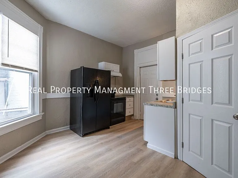 3411 Cherokee St — Photo 3