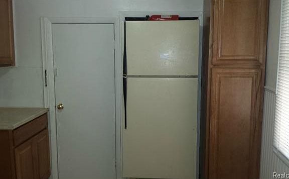 4th image of 1572 Chestnut St