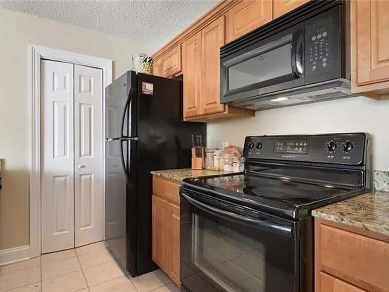 9201 Palmetto — Photo 3