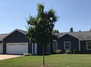 104 Kayla St, Combined Locks, WI 54113