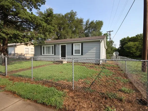 1016 W 14th St, Junction City, KS 66441