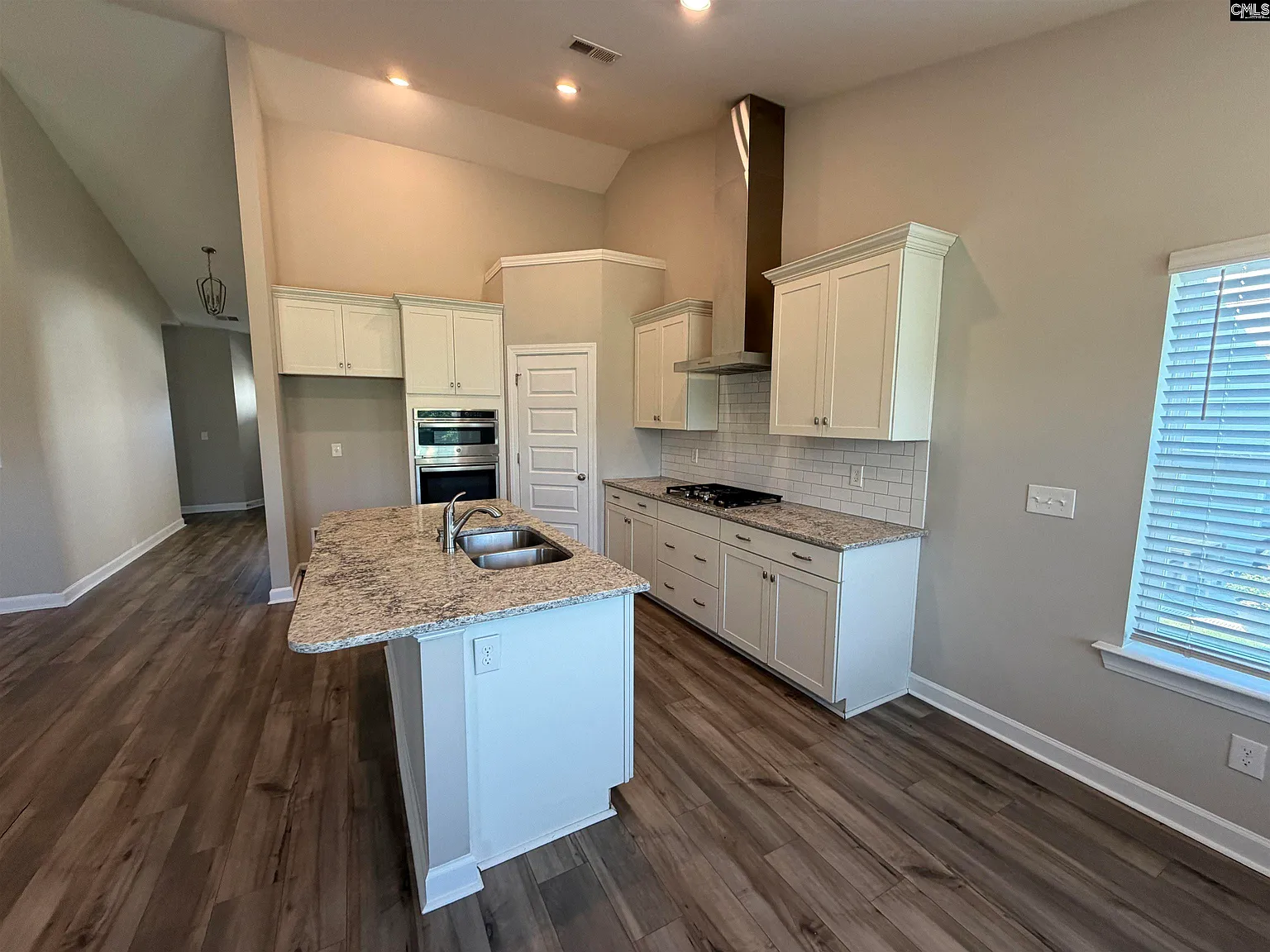 3 bed, 2105 sqft, $2,750 — Photo 2