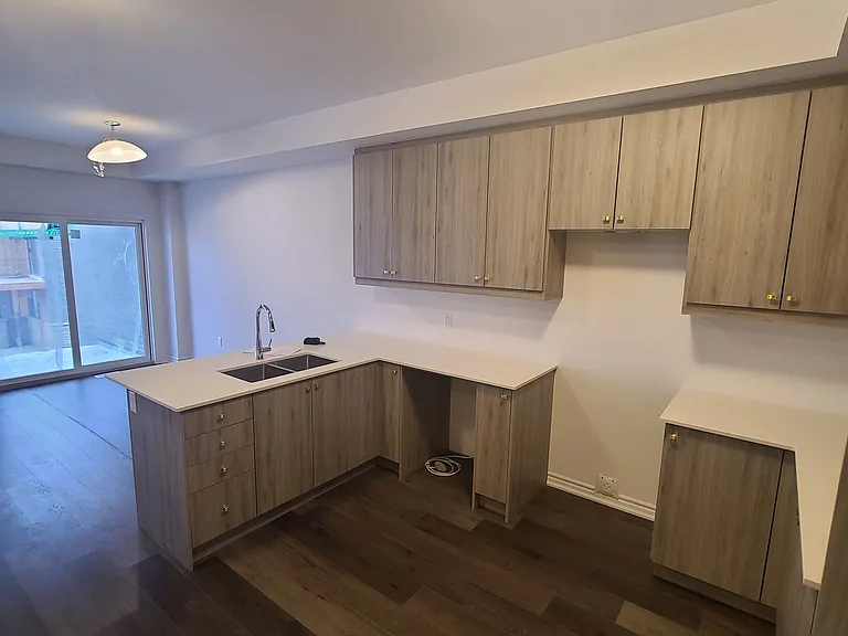 61 Soho St #121 — Photo 19