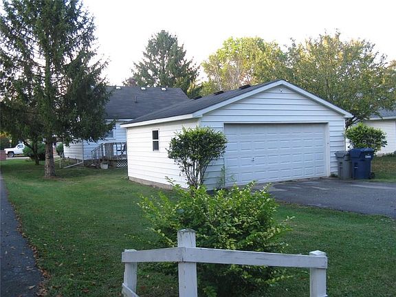 4th image of 1163 Evans Ave