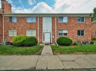 29606 Hoover Rd #606, Warren, MI 48093