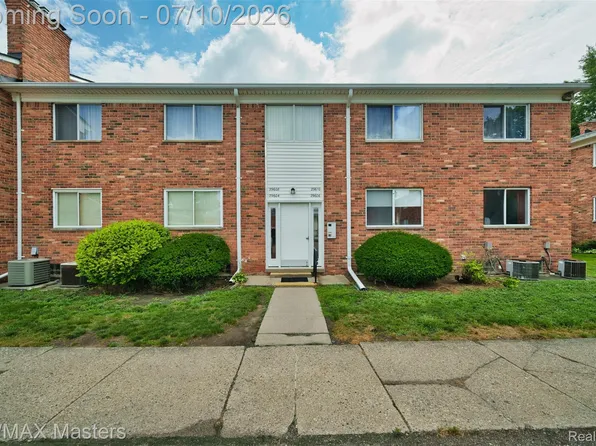29606 Hoover Rd #606, Warren, MI 48093