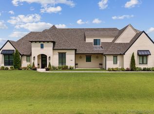 6110 N Creekwood Dr, Owasso, OK 74055