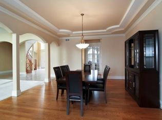 18 Kingsbury Ct, Oak Brook, IL
