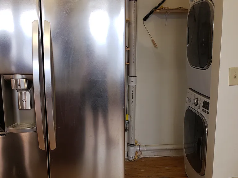 Frig, laundry