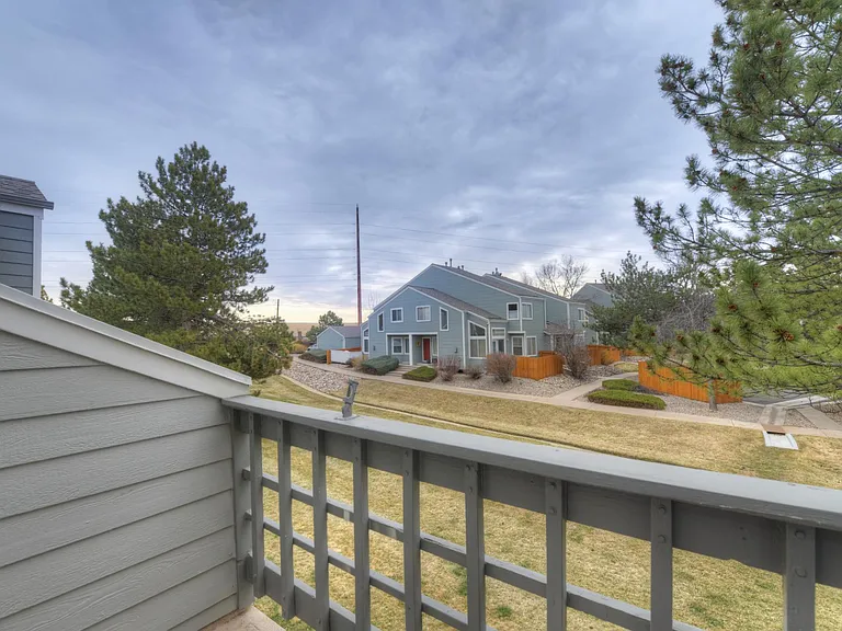7437 Singing Hills Dr — Photo 7
