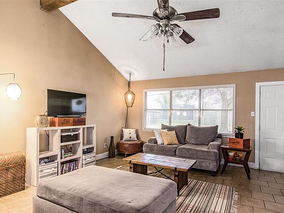4th image of 2831 Heritage Colony Dr