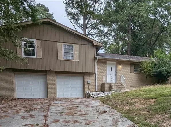 5207 Edgemoor Dr, Norcross, GA 30071