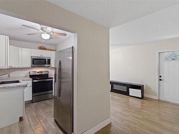 4th image of 6109 SW 40th Ct