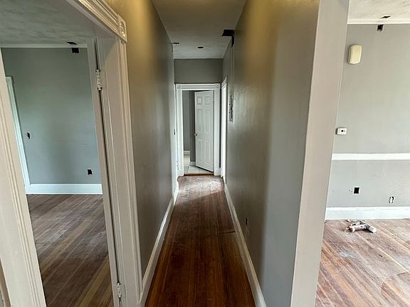 4th image of 432 Beech St Floor 2