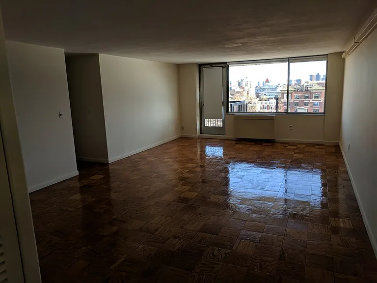101 Monmouth St #902 — Photo 2