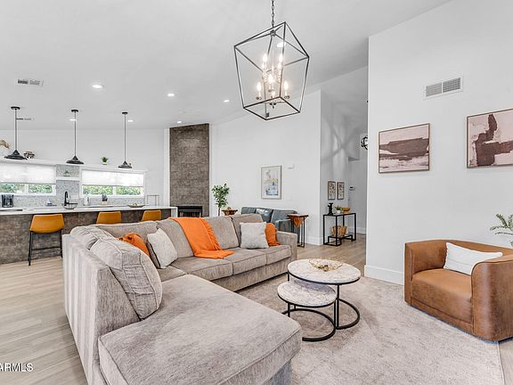 3rd image of 6201 E CAROLINA Drive