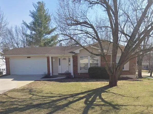 15740 Tambour Ct, Chesterfield, MO 63017