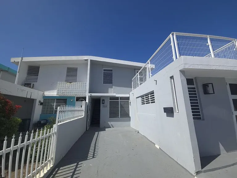 Urb La Rosaleda EB45 Calle Rosa de York — Photo 24