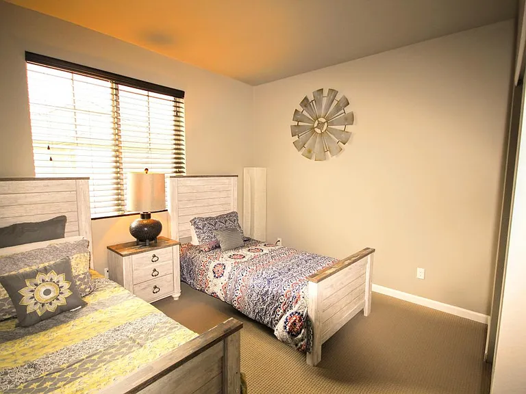 1401 Skyline Dr — Photo 66