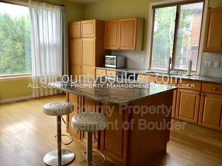 1452 Zinnia Cir — Photo 8