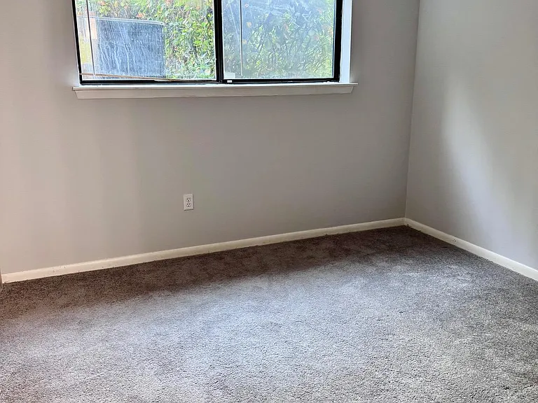 17 Juliet Ln #103 — Photo 6
