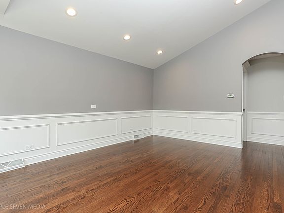 5th image of 9433 S 82nd Ave