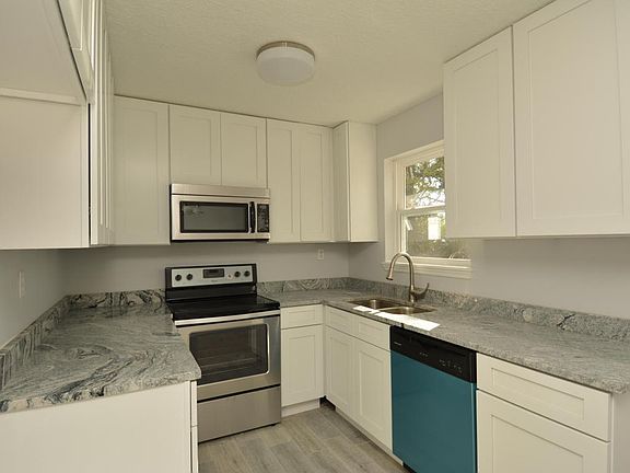 4th image of 4204 Driscoll St