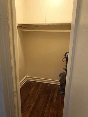 Rented by Lang Realty LLC | media 8