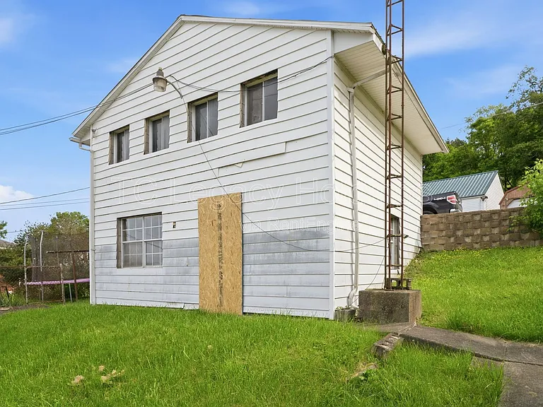 407 Simpson Ave — Photo 36