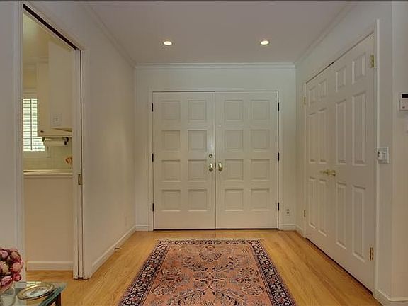 2nd image of 1395 Corinne Ln