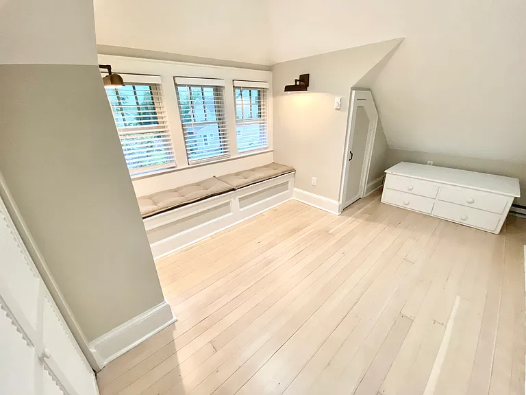 24 Alden Ave — Photo 15