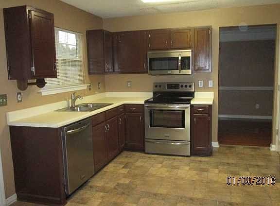 5th image of 15 Sandy Glen Ct