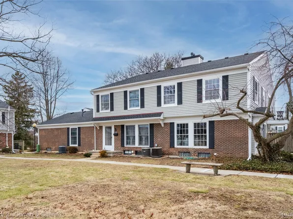 2768 Glenbridge Ct, Ann Arbor, MI 48104