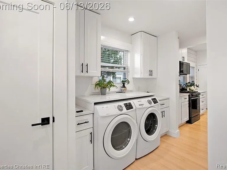 487 Smith Ave — Photo 9