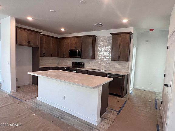 5th image of 10613 W WOOD Street