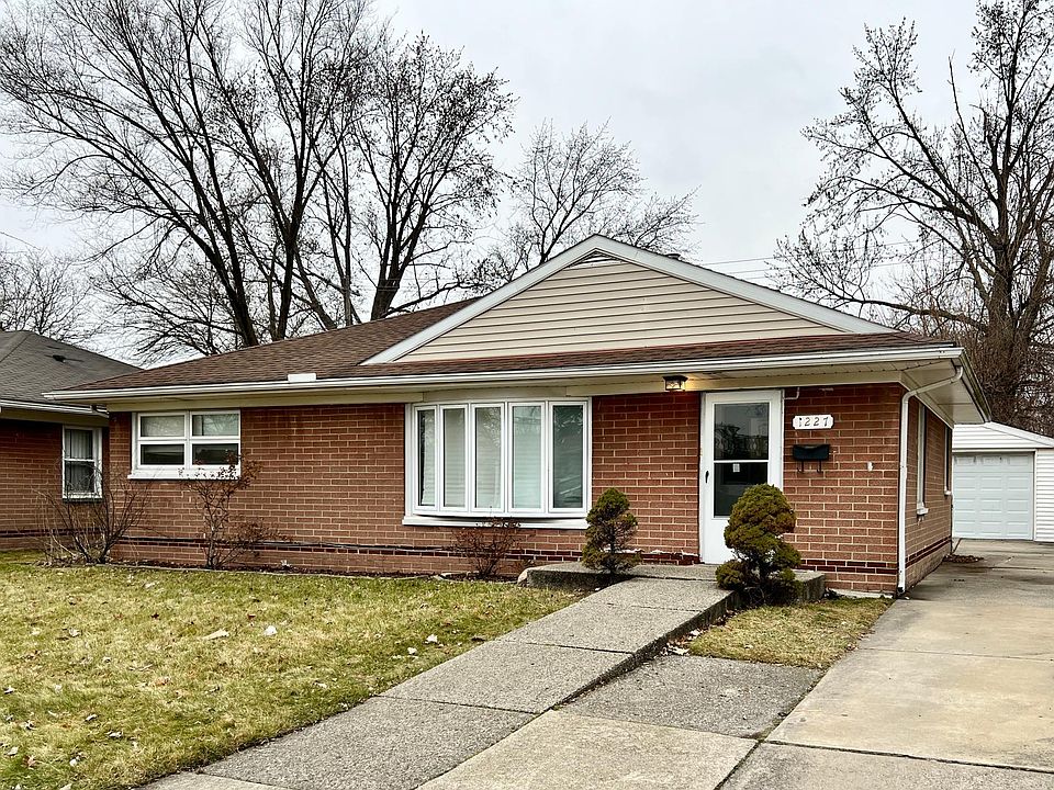 1st image of 1227 E Barrett Ave