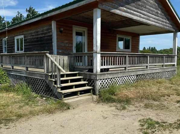8 Clammers Lane, Harrington, ME 04643